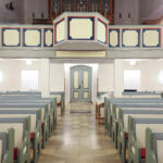Kirchenraum mit Einbauten -